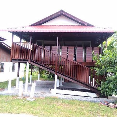 Rumah Kurnia Kangar Luaran gambar